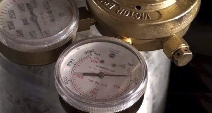 aircon pressure test - AC Repair Singapore